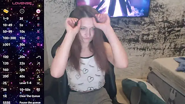 Snapshot of PamelaYoun chatting on 11/09/25, 02:32 PamelaYoun online show from 11/09/25, 02:32