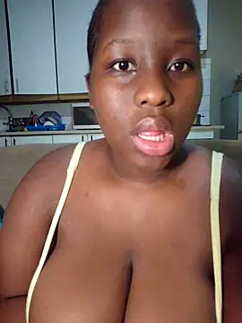 Snapshot of MelaninBear chatting on 03/08/25, 10:02 MelaninBear online show from 03/08/25, 10:02