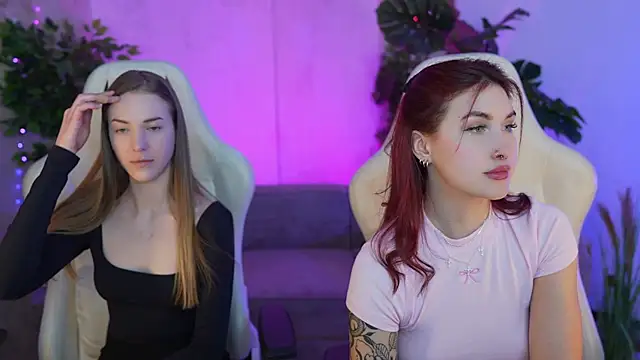 Magnetic Mia  online show from 03/20/25, 11:45