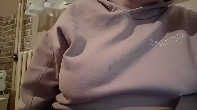 AalinnaK online show from 03/11/25, 09:37