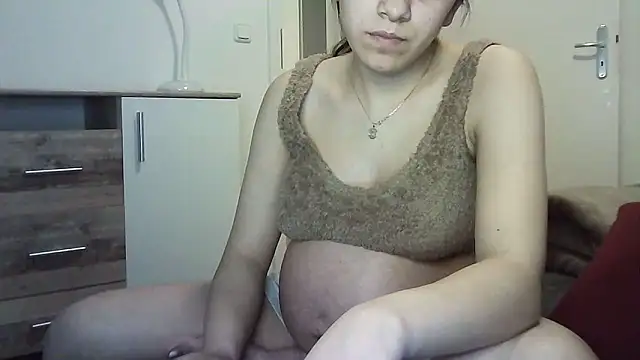 Snapshot of Ahotkittyxxx chatting on 02/02/26, 04:17 Ahotkittyxxx online show from 02/02/26, 04:17