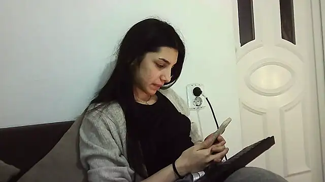 Snapshot of Ahotkittyxxx chatting on 01/23/25, 01:02 Ahotkittyxxx online show from 01/23/25, 01:02