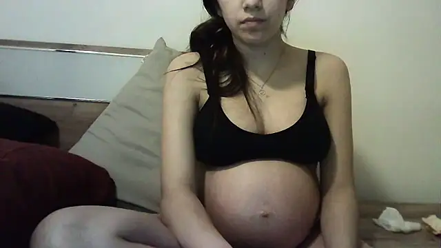 Snapshot of Ahotkittyxxx chatting on 12/13/25, 08:15 Ahotkittyxxx online show from 12/13/25, 08:15