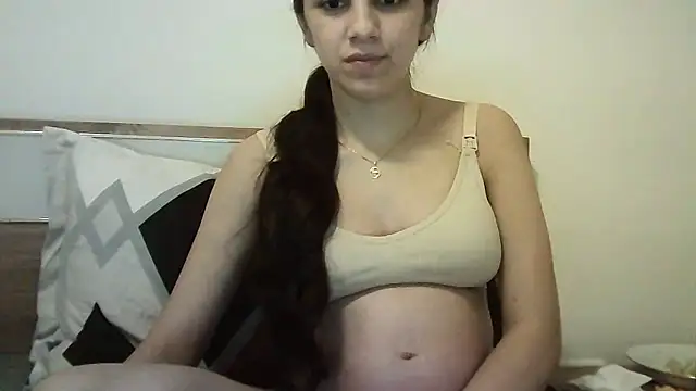 Snapshot of Ahotkittyxxx chatting on 10/26/25, 08:20 Ahotkittyxxx online show from 10/26/25, 08:20