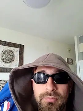 omarito100 online show from 04/12/26, 07:44