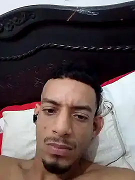 Snapshot of alvaroenriqe23 chatting on 10/21/25, 05:45 alvaroenriqe23 online show from 10/21/25, 05:45