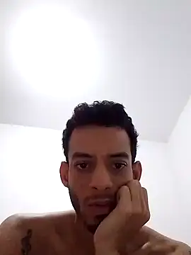 Snapshot of alvaroenriqe23 chatting on 10/17/25, 06:43 alvaroenriqe23 online show from 10/17/25, 06:43