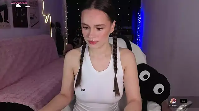 Emillias online show from 12/23/25, 08:02