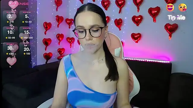 Snapshot of Emillias chatting on 03/03/25, 05:31 Emillias online show from 03/03/25, 05:31
