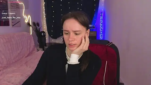 Emillias online show from 02/11/26, 02:06