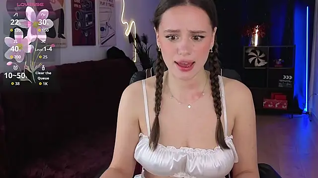 Emillias online show from 11/17/25, 02:10