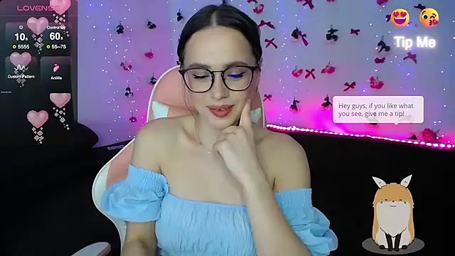 Snapshot of Emillias chatting on 03/21/25, 05:34 Emillias online show from 03/21/25, 05:34