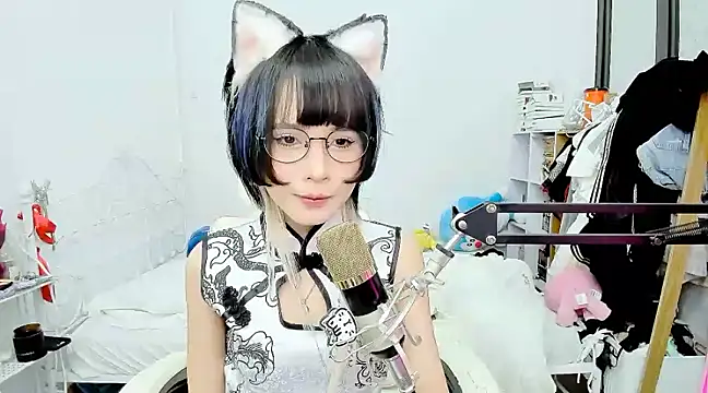 Snapshot of RassieRaph chatting on 03/20/25, 06:09 RassieRaph online show from 03/20/25, 06:09