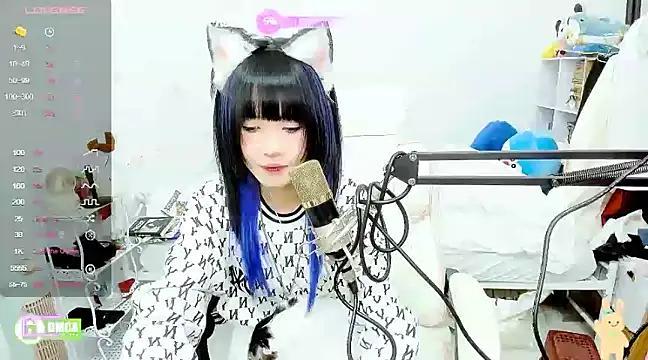 Snapshot of RassieRaph chatting on 12/17/24, 07:15 RassieRaph online show from 12/17/24, 07:15