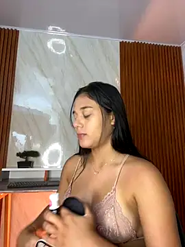 floriamANDjazmin online show from 10/28/25, 07:13