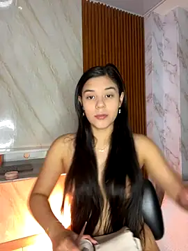 Snapshot of floriamANDjazmin chatting on 10/16/25, 07:11 floriamANDjazmin online show from 10/16/25, 07:11