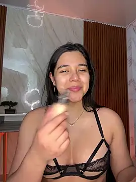floriamANDjazmin online show from 04/30/26, 07:10