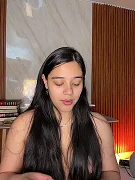 floriamANDjazmin online show from 05/18/26, 06:56