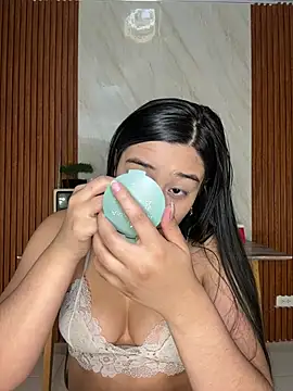 floriamANDjazmin online show from 07/13/26, 03:06