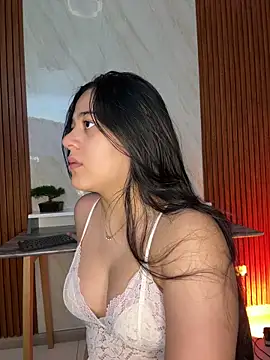 floriamANDjazmin online show from 04/28/26, 07:07