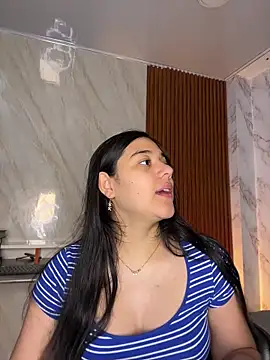floriamANDjazmin online show from 05/16/26, 06:51