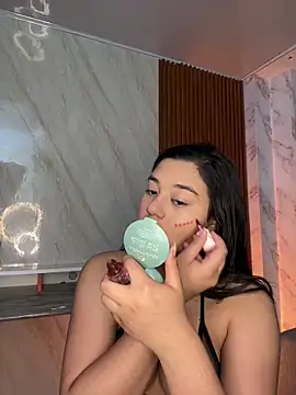 floriamANDjazmin online show from 04/29/26, 07:09