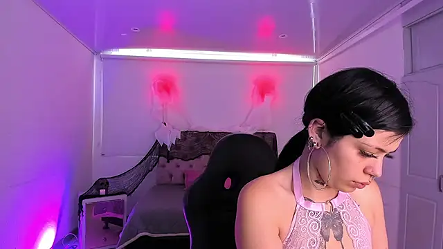 AuroraDiaz online show from 10/23/25, 07:23