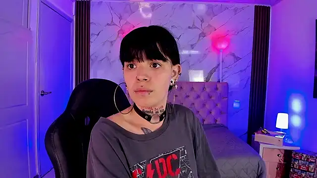 AuroraDiaz online show from 12/19/25, 07:27