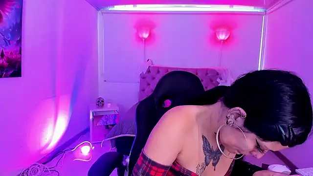 AuroraDiaz online show from 10/22/25, 07:24