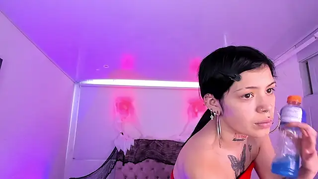 AuroraDiaz online show from 10/25/25, 07:25