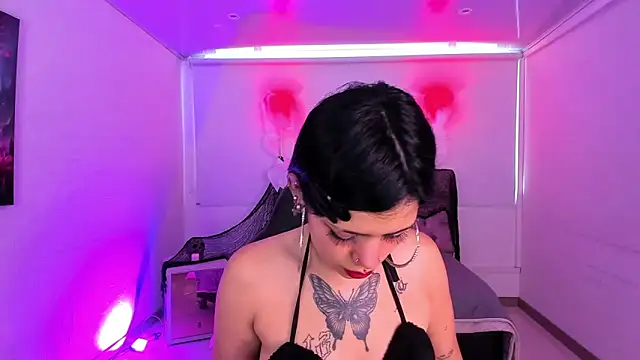 AuroraDiaz online show from 10/24/25, 07:24