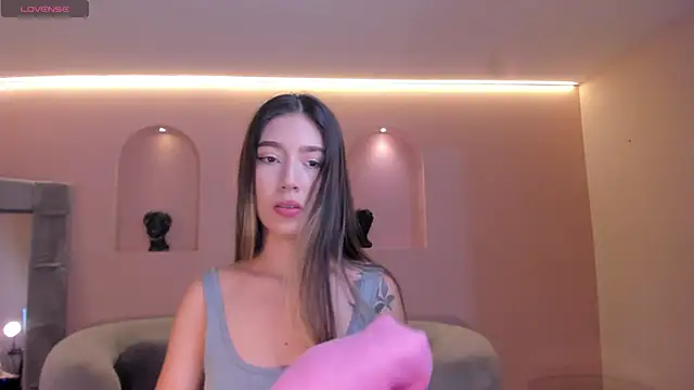 TaraLawrence online show from 01/07/26, 03:22