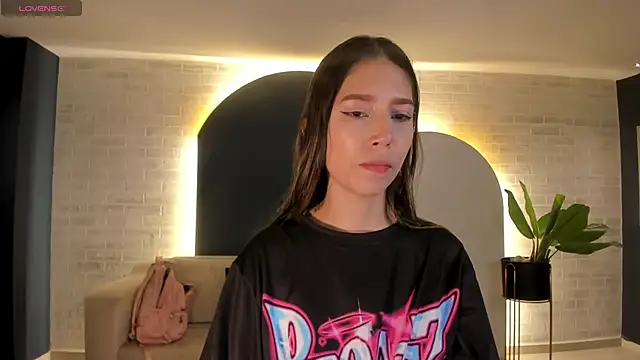 TaraLawrence online show from 02/07/26, 04:20