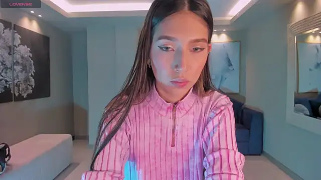 TaraLawrence online show from 10/18/25, 04:47