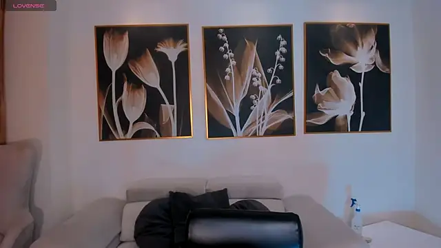 TaraLawrence online show from 02/05/26, 03:35