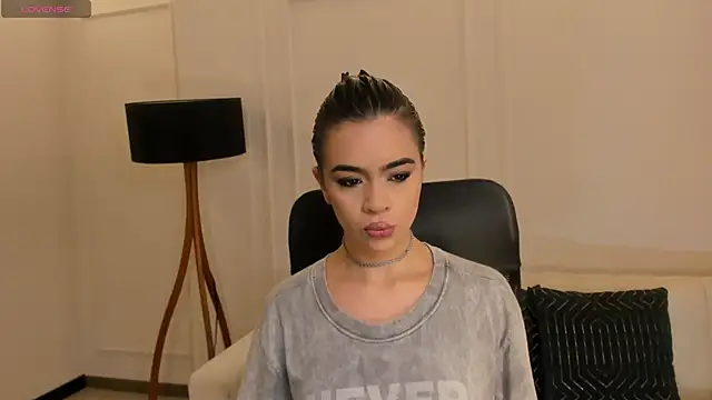 AlanaCraft online show from 10/18/25, 12:18