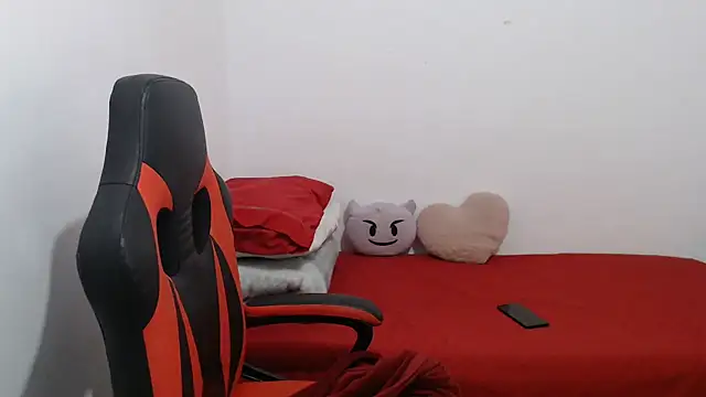 madelyn30 online show from 10/24/25, 08:35