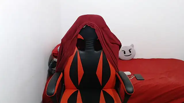 madelyn30 online show from 10/29/25, 09:52