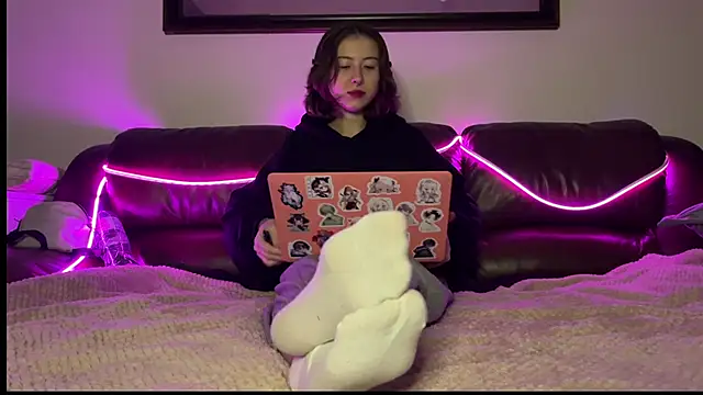 misswishh  online show from 02/15/25, 10:21