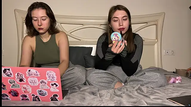 misswishh  online show from 02/11/25, 05:18