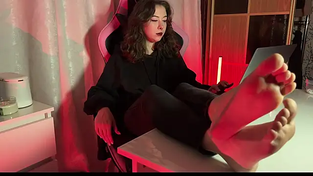 misswishh  online show from 10/03/25, 05:47