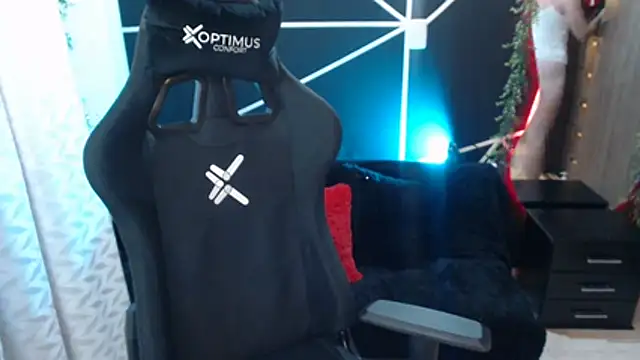 LUCY LI online show from 11/15/25, 07:07