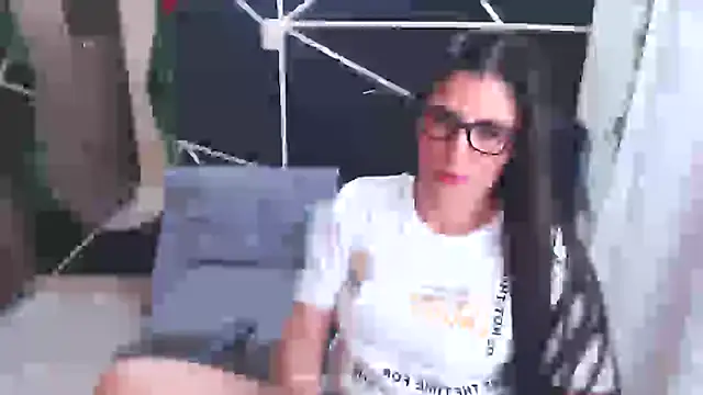 LUCY LI online show from 01/27/25, 06:20