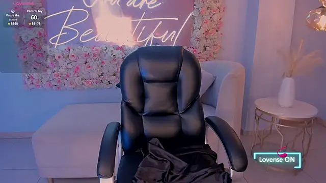 MaddisonLowe online show from 11/11/25, 05:13