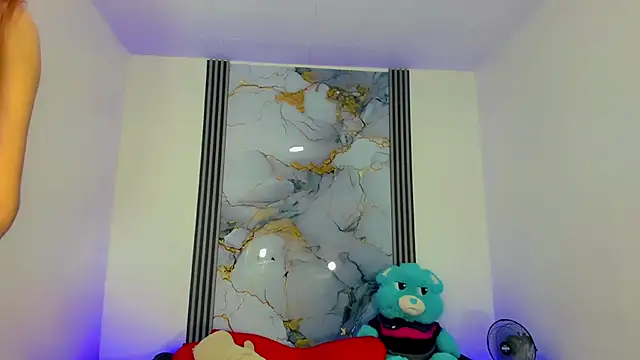 Hellen moons   online show from 03/12/25, 03:24