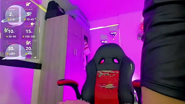 Hellen moons   online show from 04/15/26, 06:56