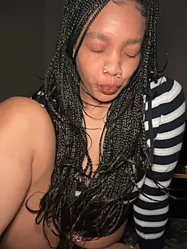 Snapshot of afavoredangel chatting on 03/21/26, 01:51 afavoredangel online show from 03/21/26, 01:51