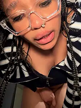 Snapshot of afavoredangel chatting on 03/27/26, 03:59 afavoredangel online show from 03/27/26, 03:59