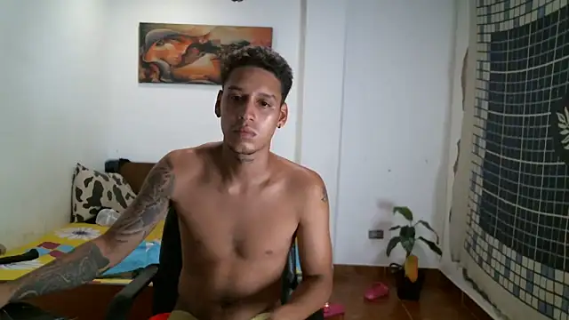 Snapshot of JacobandChloee chatting on 03/17/25, 07:46 JacobandChloee online show from 03/17/25, 07:46