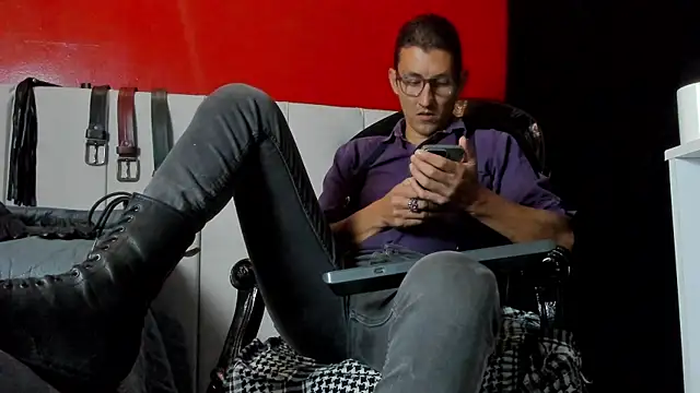 Snapshot of enzopratt chatting on 03/13/25, 09:21 enzopratt online show from 03/13/25, 09:21